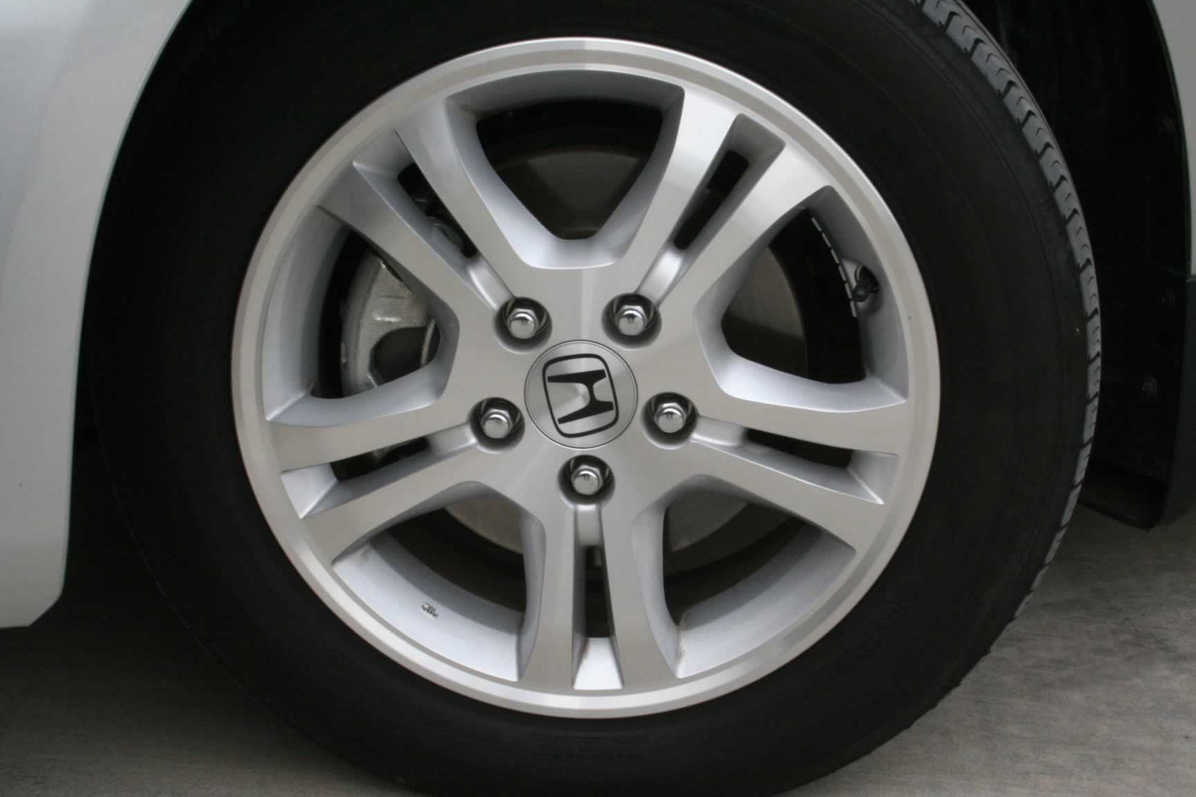 2006 Honda Accord SE / Wheel.JPG